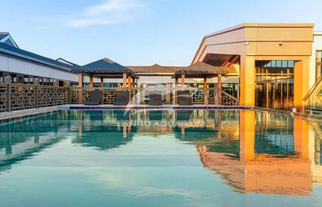 Jilin Dongwo Hotel Hanging Sky Swimming Pool, China